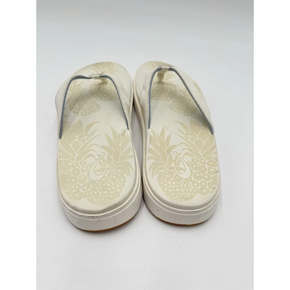 Olukai Womens 7 White Flip Flop Sandals Pineapple Print Comfort Beach Shoes